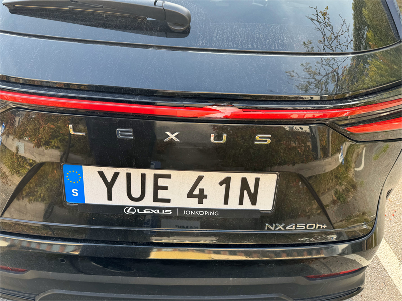 Svart Lexus NX 450h AWD + Executive stulen i Spånga, Stockholm