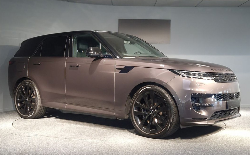 Grå metallic Land Rover Range Rover Sport P440e Dynamic stulen i Näsbypark, Täby