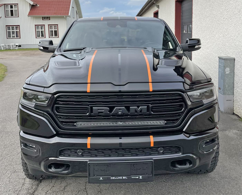 Svart RAM 1500 Crew Cab stulen i Frillesås mellan Kungsbacka och Varberg