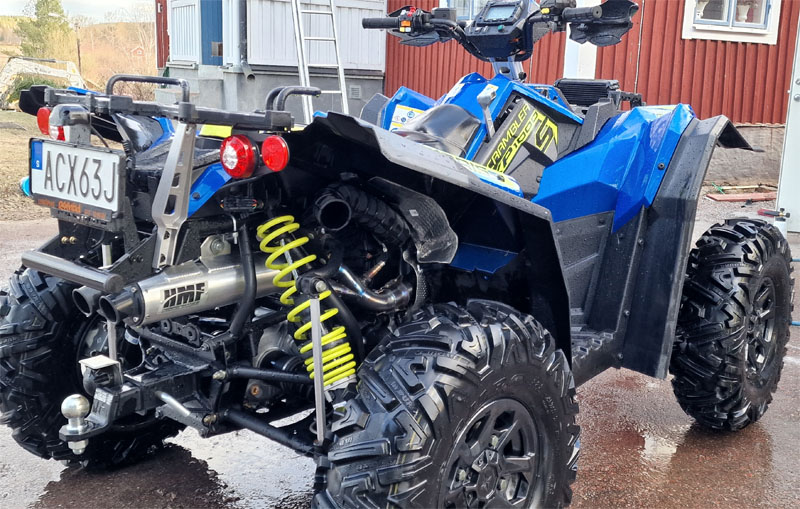 Fyrhjuling Polaris Scrambler XP 1000 S stulen i Tyresö söder om Stockholm