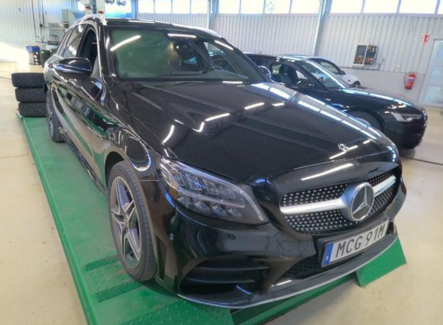 Svart Mercedes Benz C 300 T DE stulen i Sundbyberg
