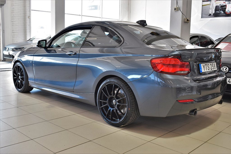 Grå BMW M240i Xdrive Coupé stulen på söder i Stockholm
