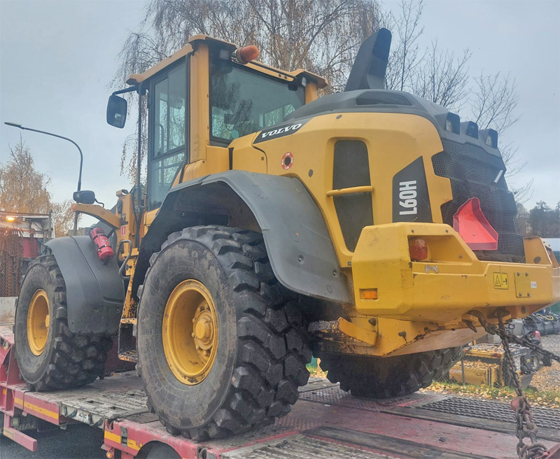 Gul hjullastare Volvo L60H stulen i Frescati, Stockholm