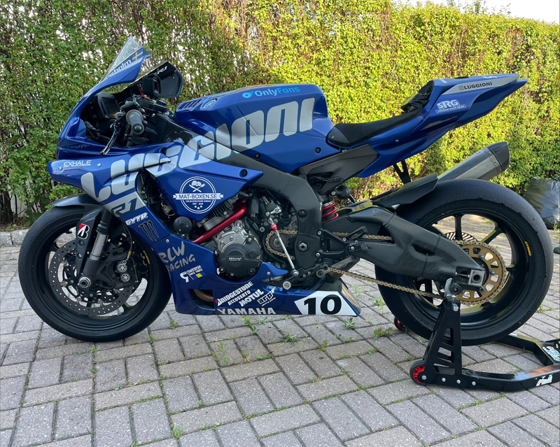 Oregistrerad tävlingsmc/ banhoj Yamaha R1 stulen i Karlskrona