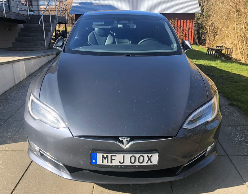 Grå Tesla Model S 100D stulen i Haverdal nordväst om Halmstad