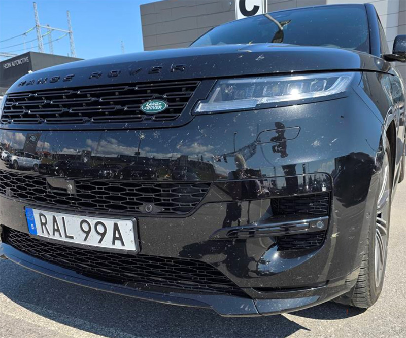Svart Land Rover Range Rover Sport P510e Autobiography stulen i Bromma, Stockholm
