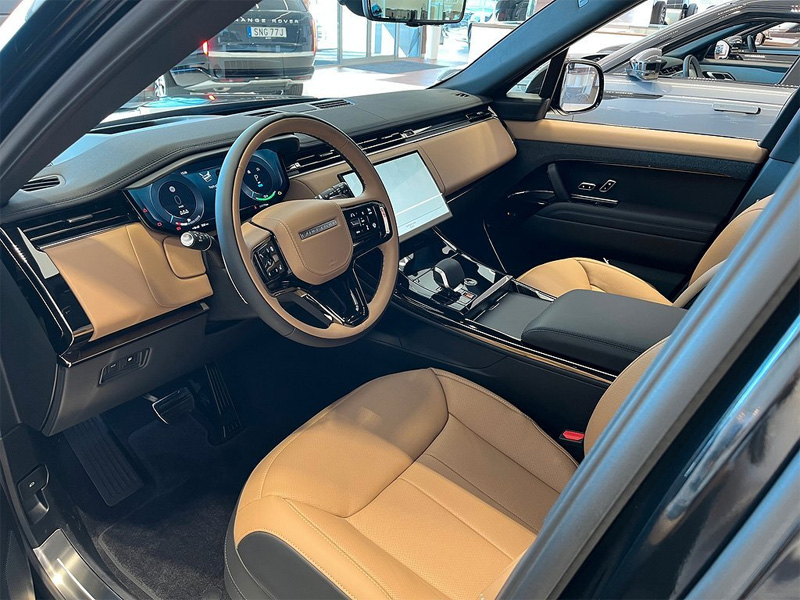 Svart Land Rover Range Rover Sport P460e stulen i Ålsten, Bromma