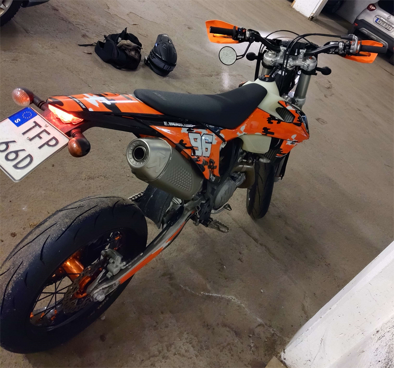 Orange KTM 450 EXC-F stulen i Vänersborg