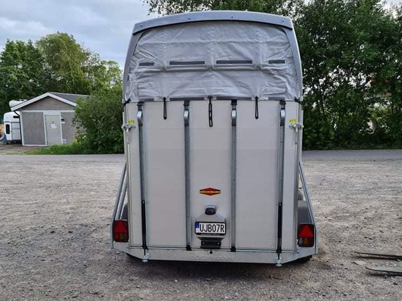 Hästtransport Böckmann B2 PHA stulen i Vittene mellan Vårgårda och Alingsås