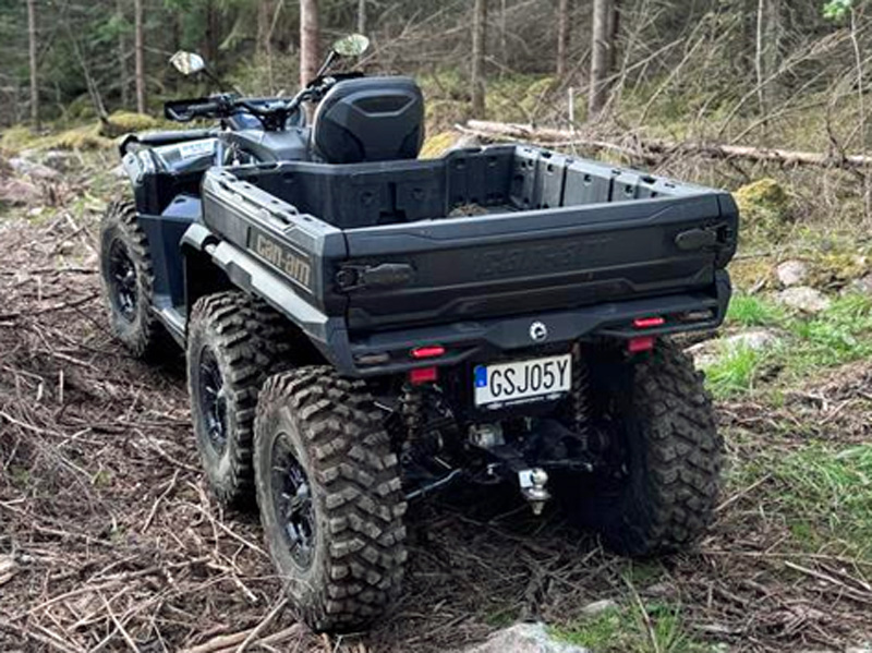 Sexhjuling Can Am Outlander 1000 6X6 stulen i Kalmar