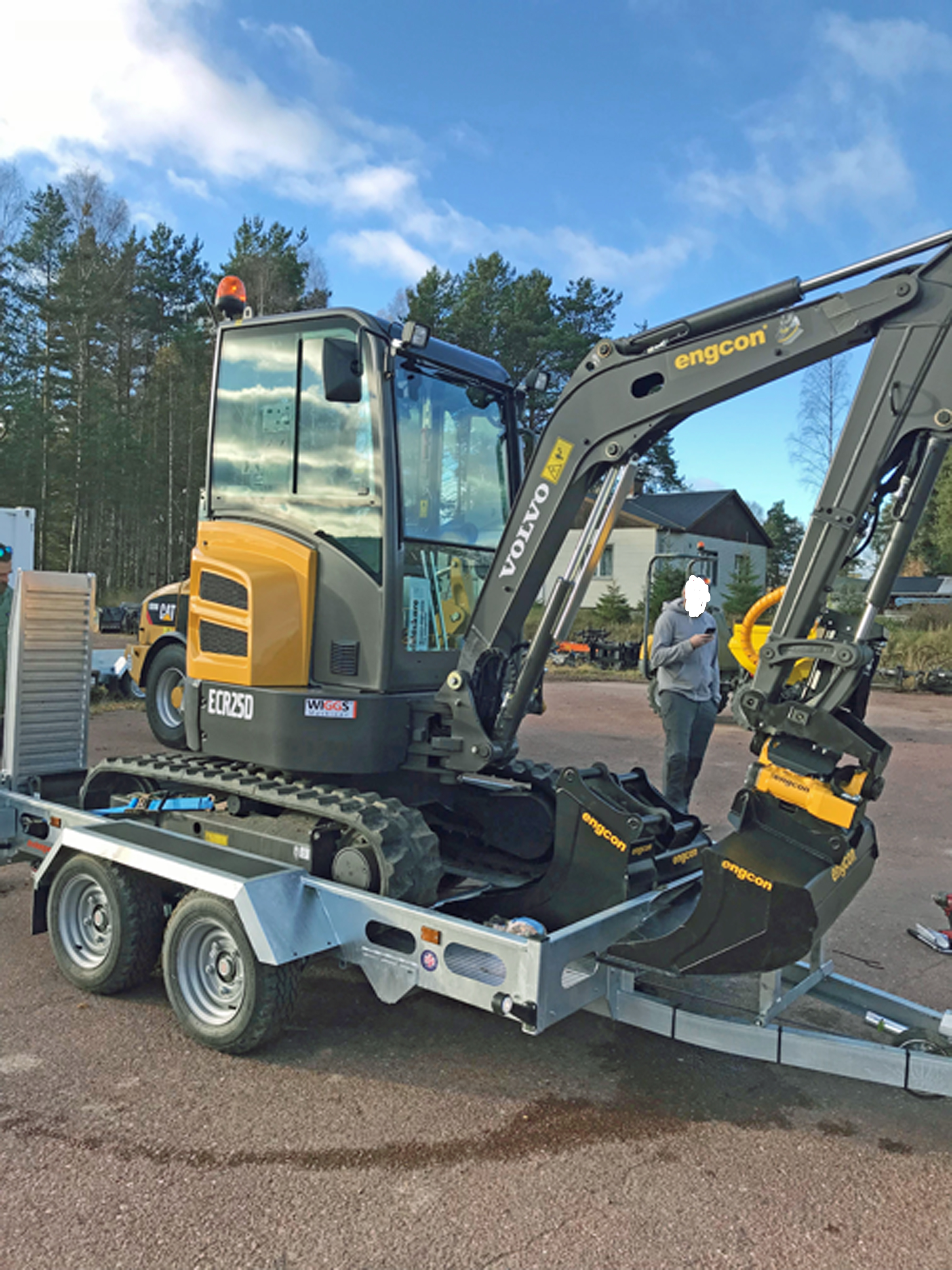 Bandburen grävmaskin Volvo ECR25D stulen Tullinge, Stockholm