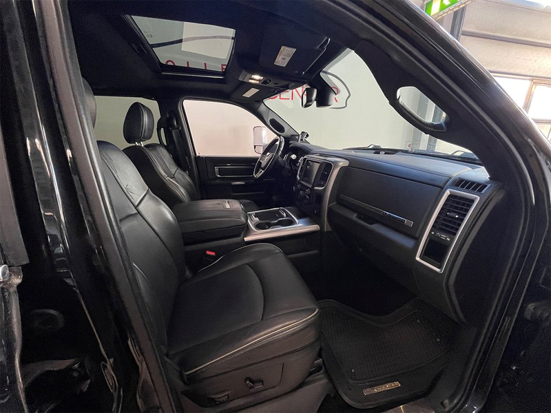 Svart RAM 2500 Crew Cab Laramie Longhorn stulen i Rydsgård nordväst om Ystad