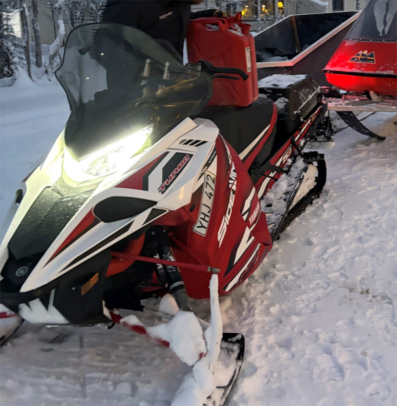 Snöskoter Yamaha Sidewinder B-TX LE 153 stulen vid Torneträsk nordväst om Kiruna