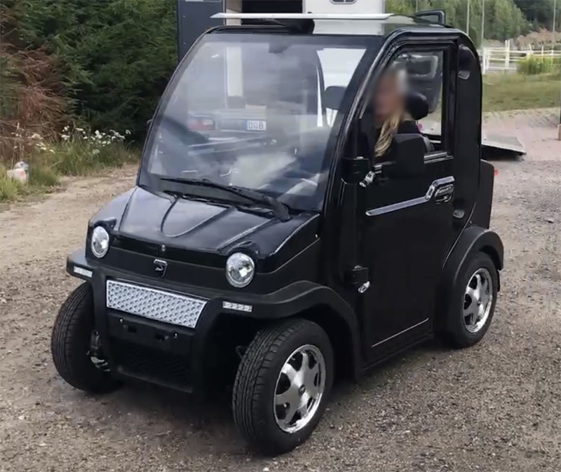 Svart eldriven mopedbil Jonway stulen i Nykvarn väster om Södertälje