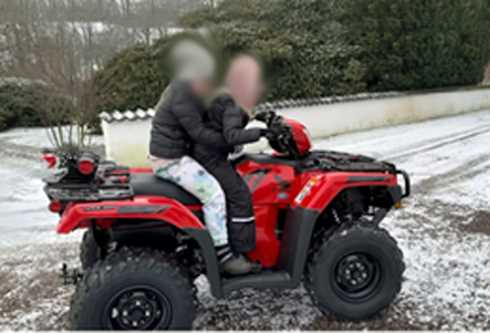 Röd fyrhjuling Honda Rubicon 520 stulen I Ängelholm