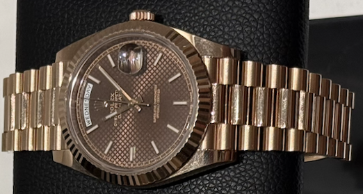 Polisen söker information om en  ROLEX Oyster Perpetual, Day-Date 40.