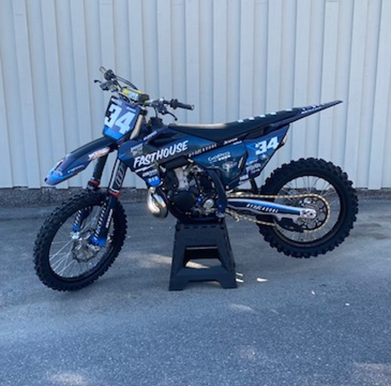 Husqvarna TC 250 och Husqvarna FC 350 stulna vid inbrott i Gribbylund, Täby