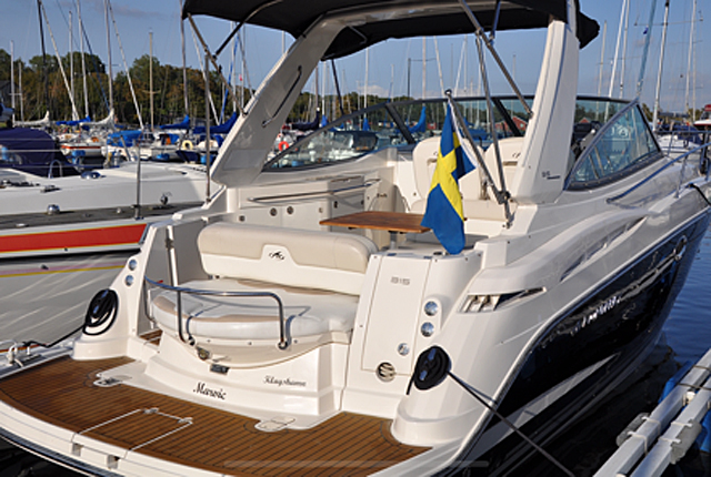 Motorbåt Monterey 315 SCR stulen i Klagshamn söder om Malmö (UPPDATERAD)
