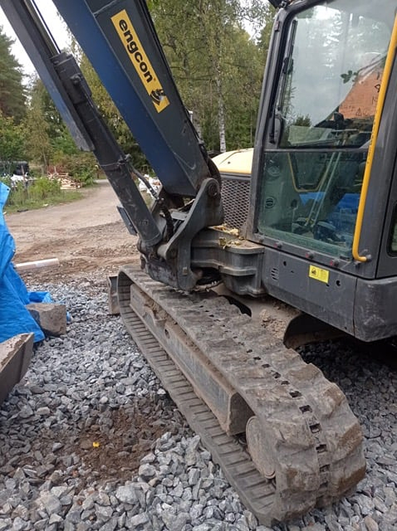 Bandburen grävmaskin Volvo ECR88D stulen vid Djurgårdsbrunn i Stockholm