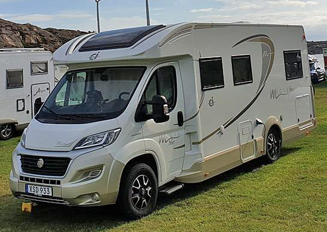 Halvintegrerad husbil Fiat Magis 86 XT stulen i Knivsta mellan Stockholm och Uppsala
