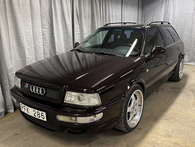 Mörkt röd Audi/Porsche Avant RS2 stulen i Gesala norr om Västerås