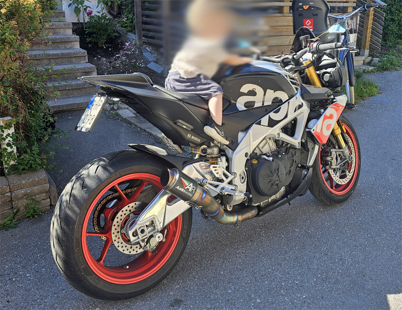 Aprilia Tuono V4 Factory stulen i Viksjö, Järfälla