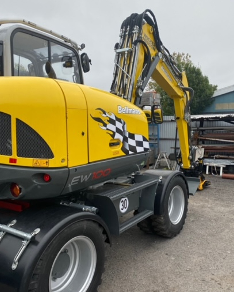 Hjulburen grävmaskin Wacker Neuson EW100 stulen i Saltsjöbaden