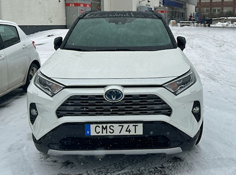 Vit med svart tak, Toyota RAV4 Hybrid AWD Style stulen i Älvsjö, Stockholm