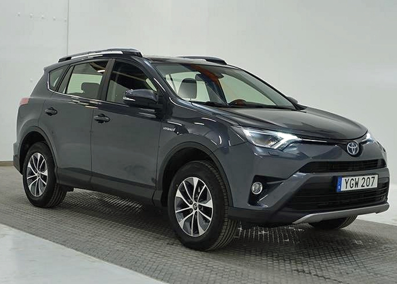 Mörkgrå Toyota RAV4 Hybrid AWD stulen i Kalhäll, Järfälla nordväst om Stockholm