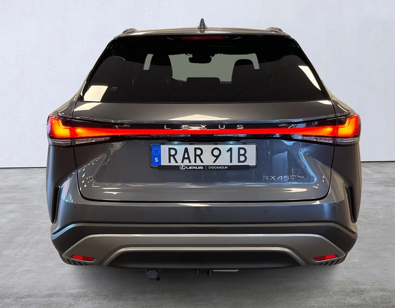 Grå metallic Lexus RX 450h AWD + stulen i Vaxmora, Sollentuna norr om Stockholm