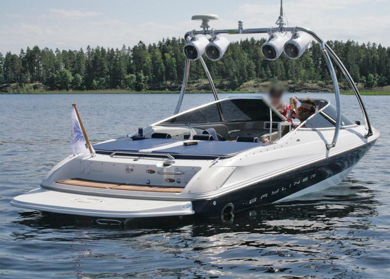 Bayliner 2050 Capri Bowrider stulen i Råå Hamn, Helsingborg