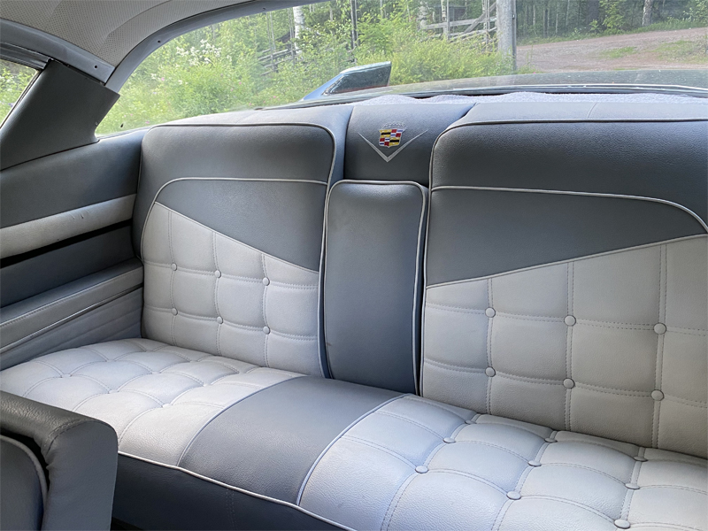 Svart Cadillac Sixty-Two Coupé De Ville årsmodell 1958 stulen strax utanför Lönsboda, öster om Osby