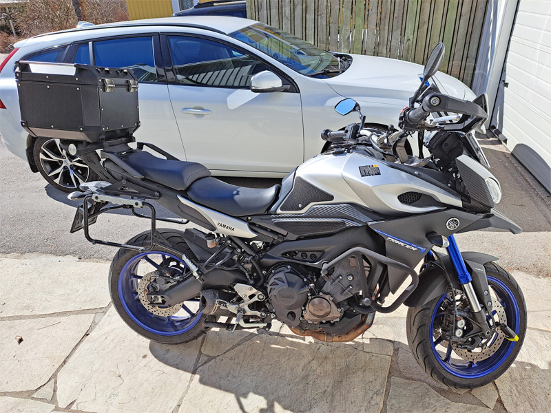 Silverfärgad Yamaha MT-09 Tracer ABS stulen i Järfälla