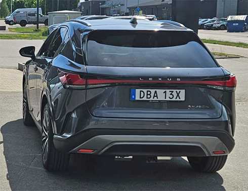 Grå metallic Lexus RX 450H AWD + stulen i Tallboda utanför Linköping