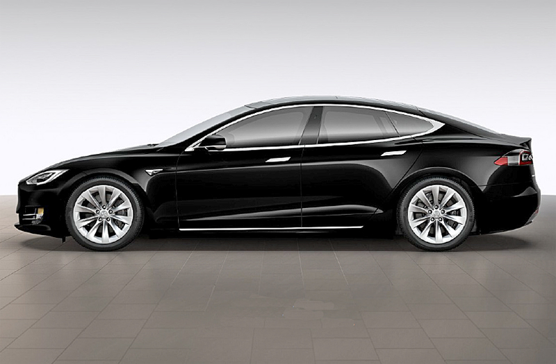 Svart Tesla Model S stulen i Halmstad
