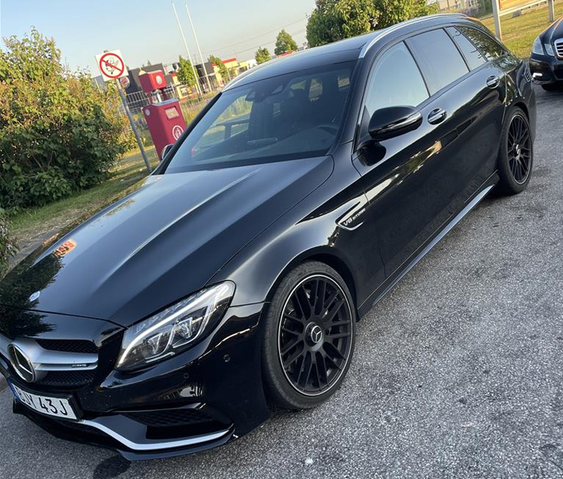 Svart Mercedes Benz AMG C63 T stulen i Ängelholm