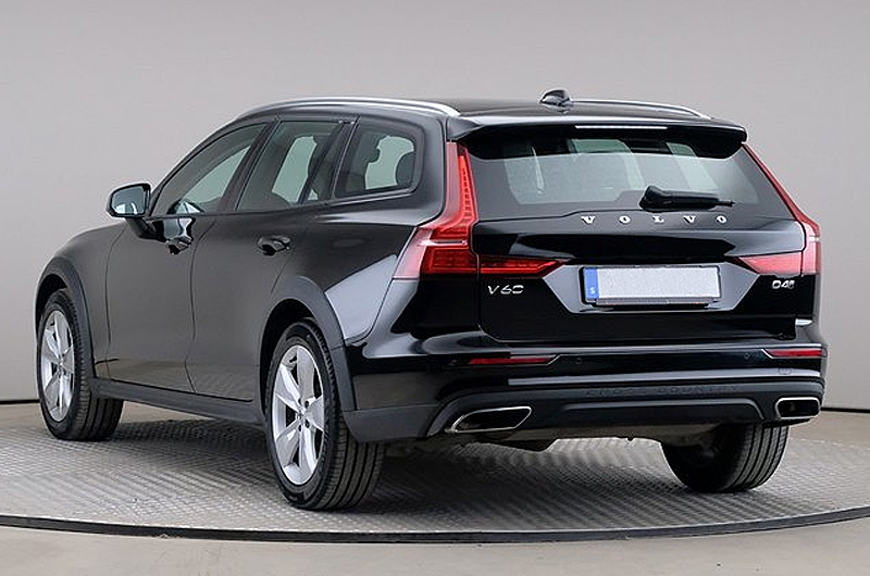 Svart Volvo V60 Cross Country D4 AWD stulen i Frennarp, Halmstad