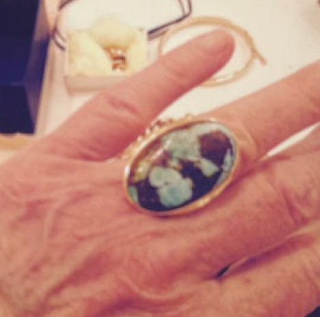 Smycken värda stora belopp stulna vid åldringsbrott i Stockholm