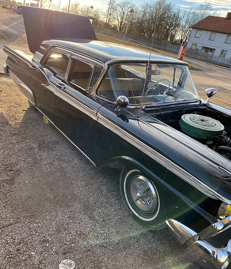 Ford Galaxie Town Sedan stulen i Vänersborg