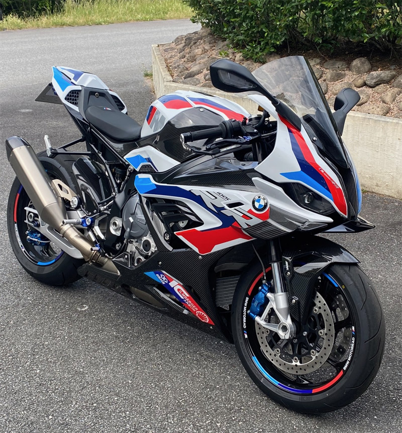 BMW M1000 RR stulen i Hillared sydost om Borås