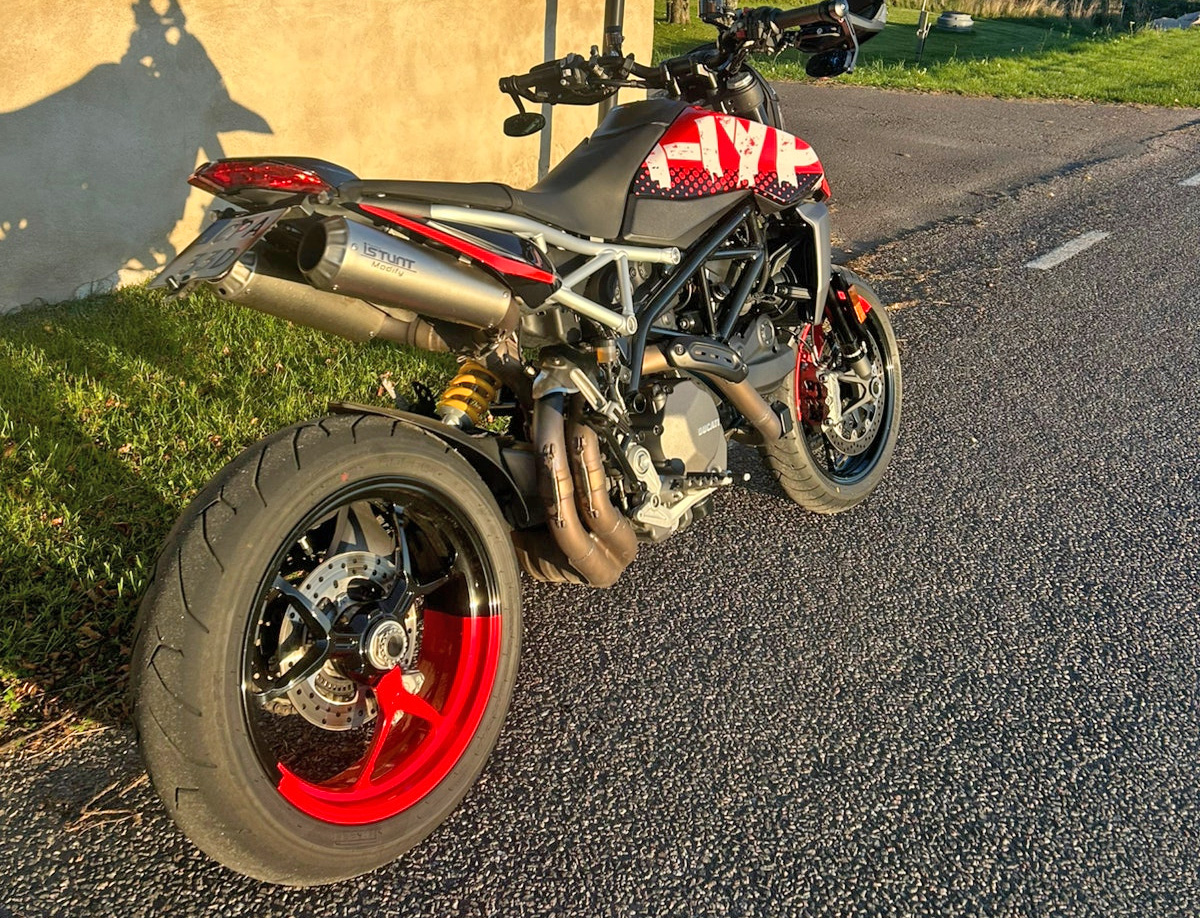 Ducati 950 Hypermotard stulen i Skärholmen, Stockholm