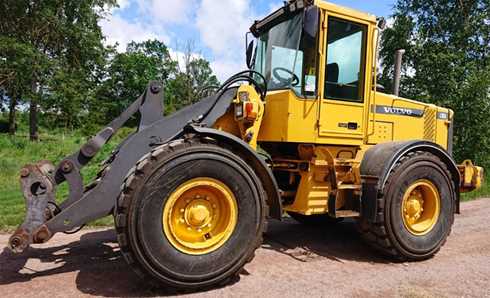 Gul hjullastare Volvo L70D stulen i Lida, Tullinge sydväst om Stockholm