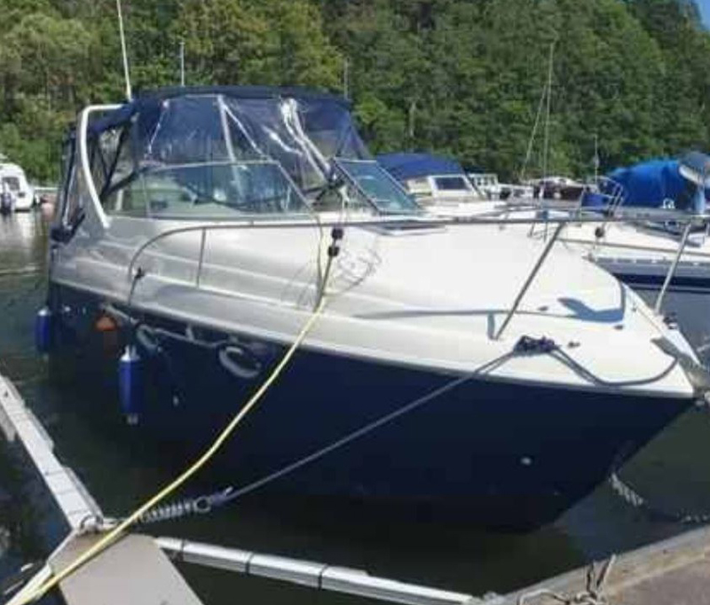 Rinker 270 Fiesta Vee stulen inne på en industritomt i Ängelholm under oktober 2022