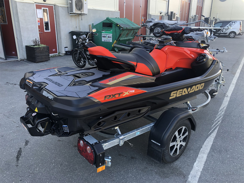 Vattenskoter Sea Doo RXT-X 300 stulen vid Lux båtklubb på Lilla Essingen i Stockholm
