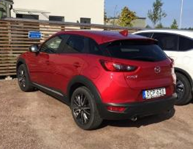 Röd Mazda CX-3 stulen i området Gyllins Trädgård/ Husie, Malmö