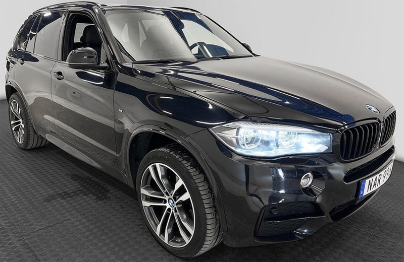 Svart BMW X5 Xdrive M50D stulen i Saltsjö Boo öster om Stockholm