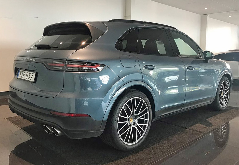 Gråblå metallic Porsche Cayenne S stulen i Bromma, Stockholm