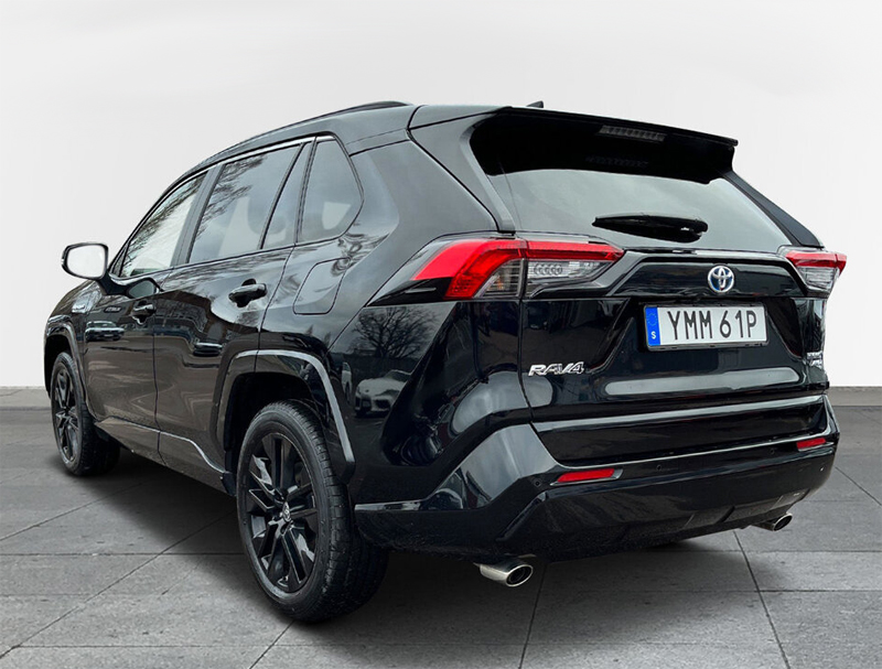 Svart Toyota RAV4 Hybrid AWD Attitude Black Edition stulen i Arvika