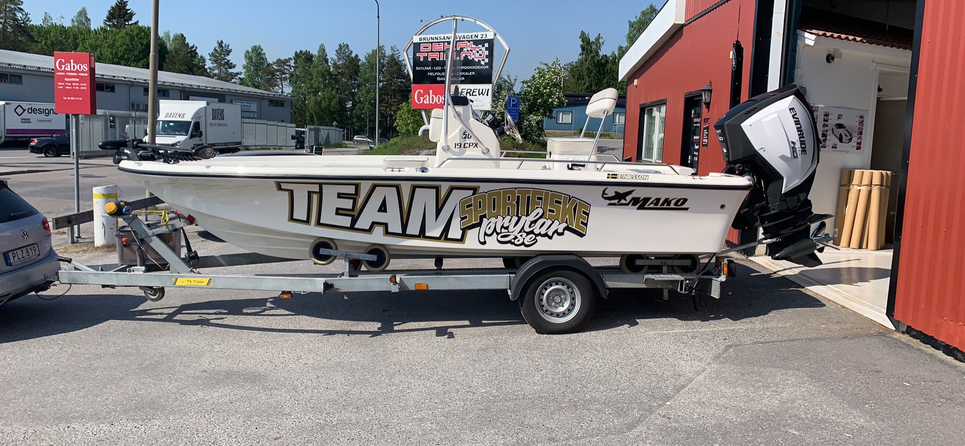 MAKO 19 CPX "Team Sportfiskeprylar" med 200 HK Evinrude stulen i Tumba