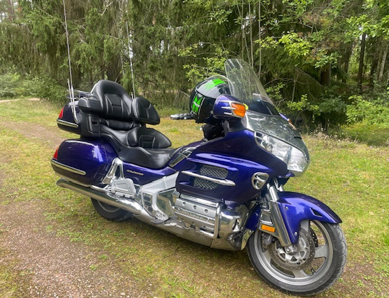 Blå Honda GL 1800 Gold Wing stulen i Örebro